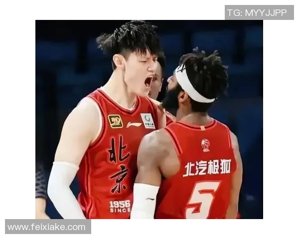 北京男篮全力留下曾凡博，为其开出优厚续约合同：年薪+奖金到达1100万